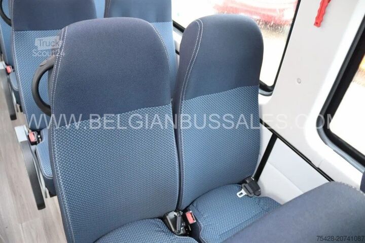 Minibus Iveco Daily / 7.6m / Automatic / A65C18