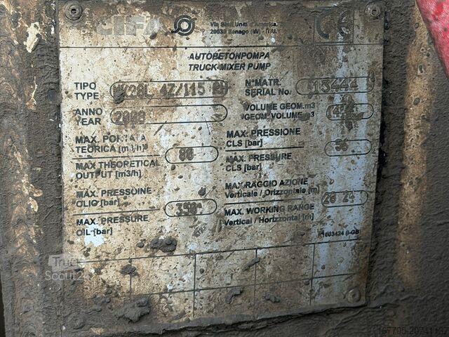 Autopompa per calcestruzzo Iveco Trakker 450
