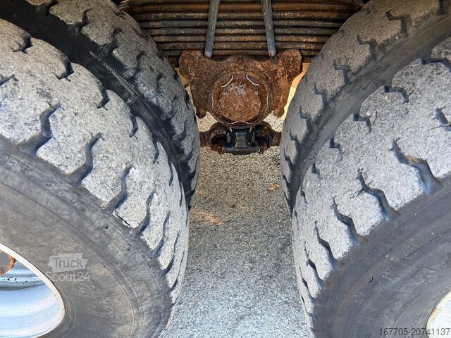 Autopompa per calcestruzzo Iveco Trakker 450