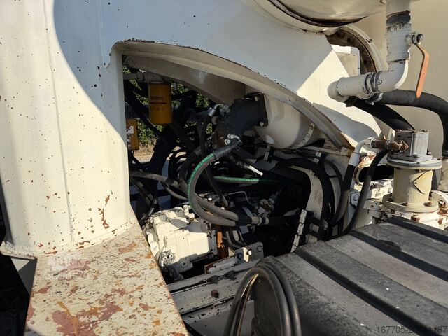 Autopompa per calcestruzzo Iveco Trakker 450