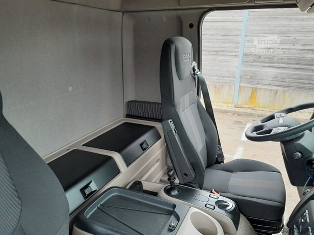 Camião plataforma com lona DAF FA XB 230 12t Junge Curtainsider