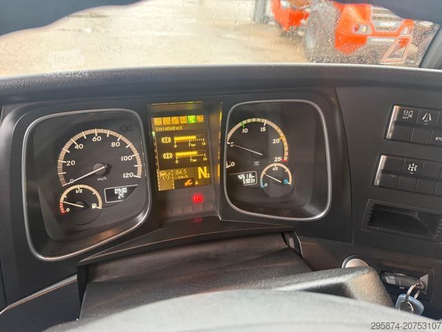 Standard SZM MERCEDES-BENZ 1845 Actros mit Goldhofer STN L3 Tieflader Rampe