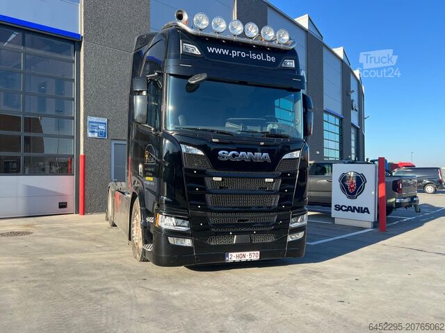 Standard tractor unit SCANIA R520