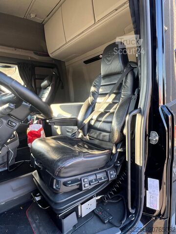 Standard tractor unit SCANIA R520