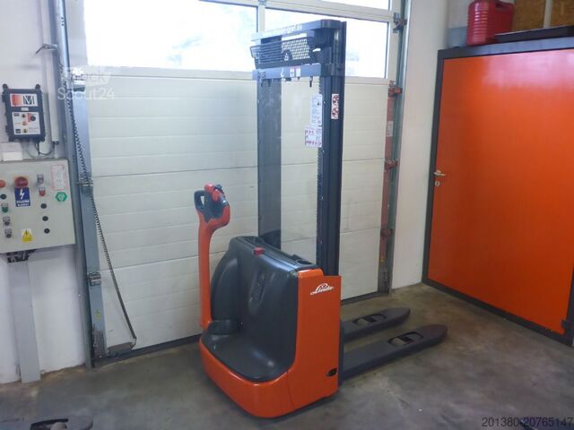 Empilhador manual Linde L12