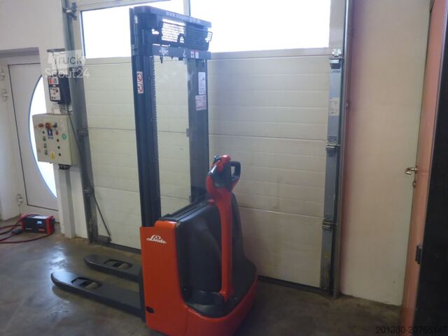 Empilhador manual Linde L12