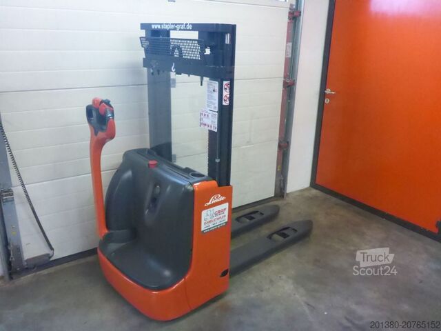 Empilhador manual Linde L12