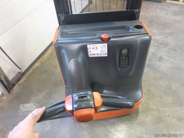 Empilhador manual Linde L12 I