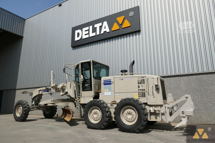 Greideris Komatsu GD555-5 Ex-army