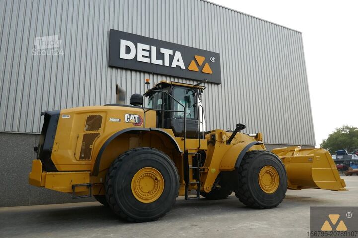 Kolesni nakladalnik Caterpillar 980M