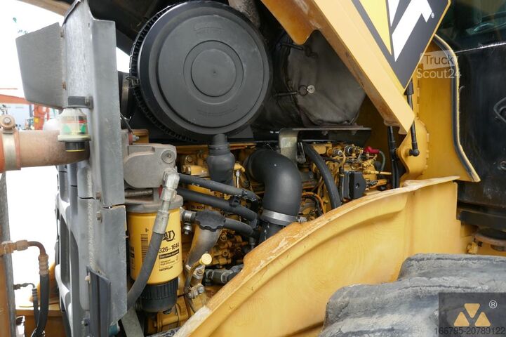 Valjar z enim bobnom Caterpillar CP76