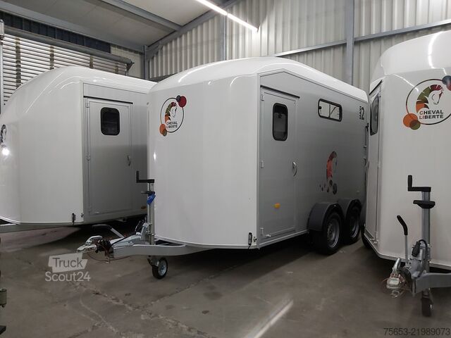 Remorque de transport de chevaux Cheval Liberté Maxi 4 Vollausstattung bis 4 Pferde Neu
