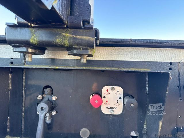 Remorque forestière à grumes PAVIC Holzauflieger mit Schemel und Rungen