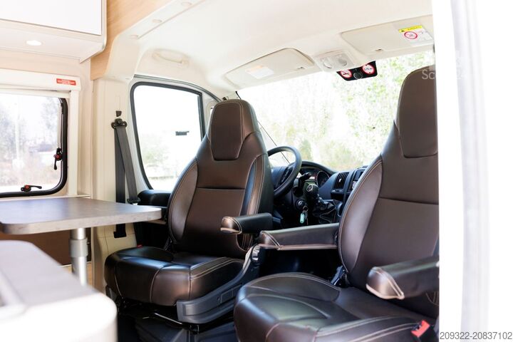 Caravan/camper Fiat Weinsberg Carabus 600 K | 4 Posti Letto | Completamente Attrezzato