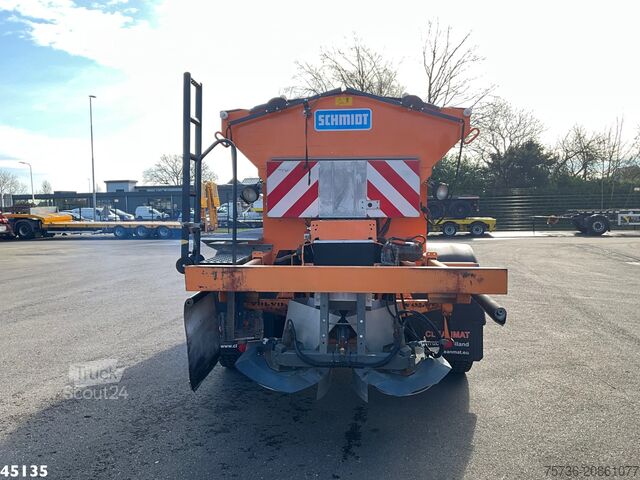 Spreader wagon Volvo N720 Schmidt Zoutstrooier Just 60.240 km!