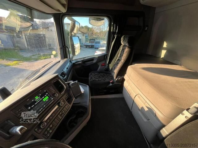 Tracteur routier standard Scania R 450