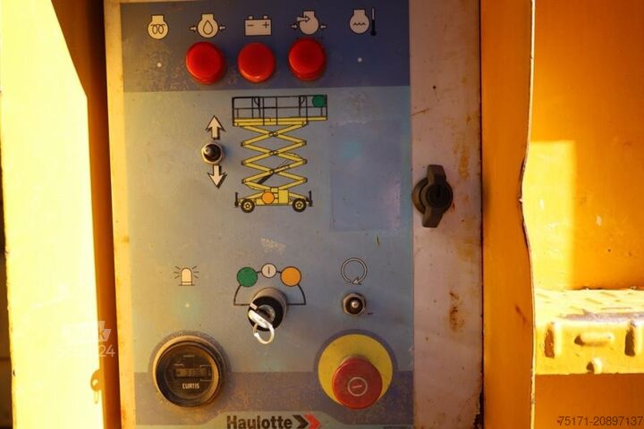 Scherenhebebühne Haulotte H15SXL Diesel, 4x4 Drive, 15m Working Height, 500k