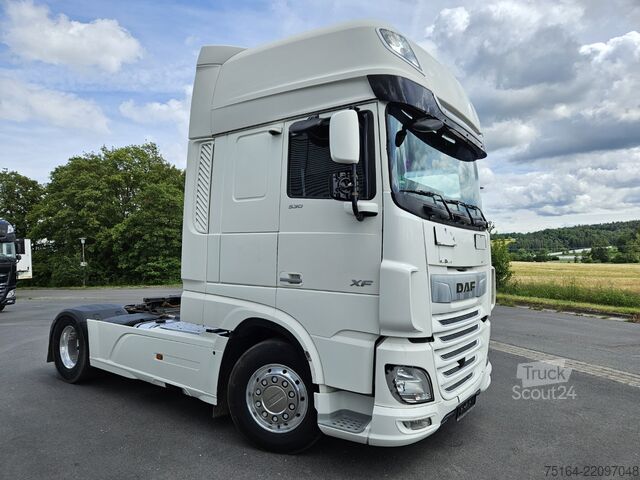 стандартний тягач DAF XF 530 FT