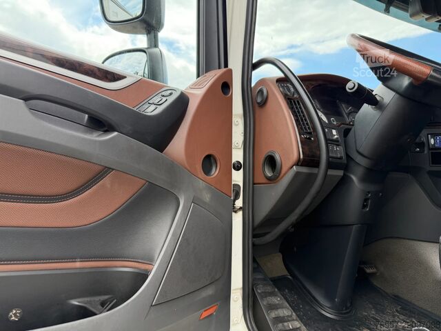 Чемодан DAF XF 530 XF530.26 FAN.  EURO6.