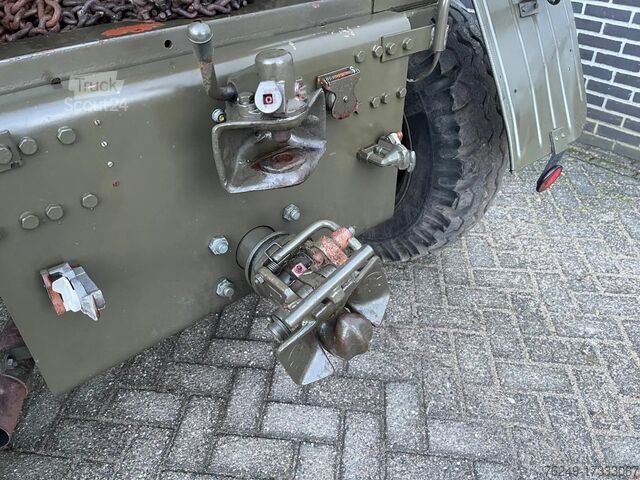 Hochdachkombi Mercedes-Benz Unimog 406 Doka Vliegtuigsleper Nieuwstaat!