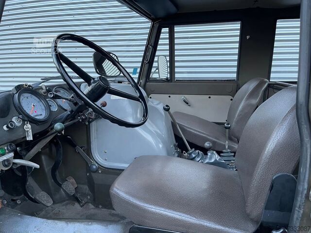 Hochdachkombi Mercedes-Benz Unimog 406 Doka Vliegtuigsleper Nieuwstaat!