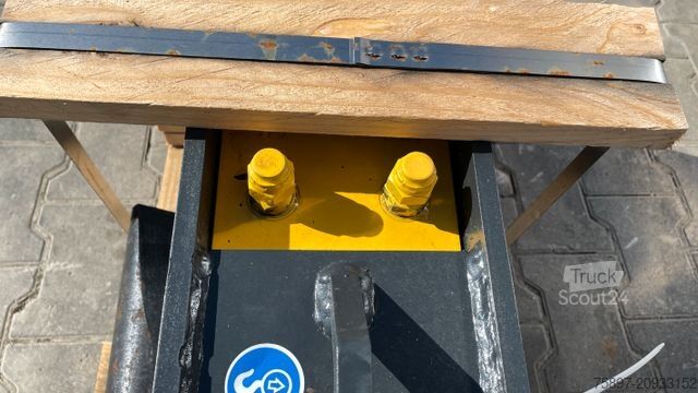  KOMATSU Mustang HM 702 Abbruchhammer / Abbruch