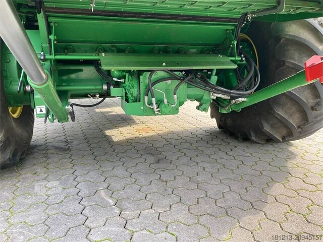 Skördetröska JOHN DEERE T 670 Allrad