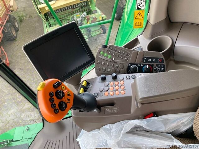 Skördetröska JOHN DEERE T 670 Allrad