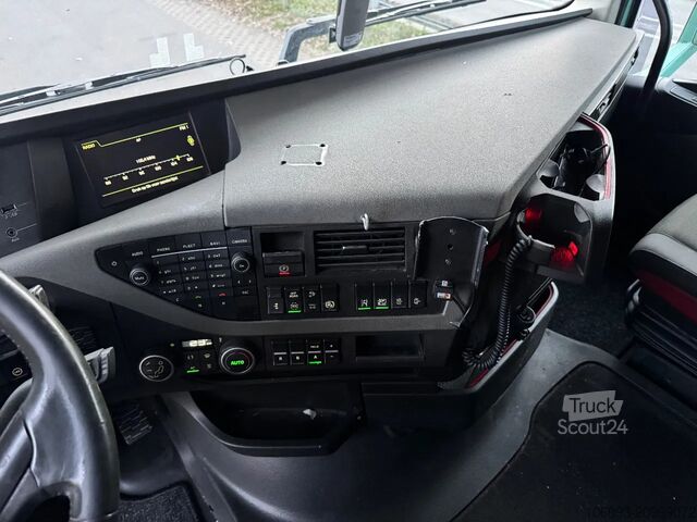 Transport af volumen Volvo FH 460 Globe XL 6 x 2 volumencombi met 2 ass aa...