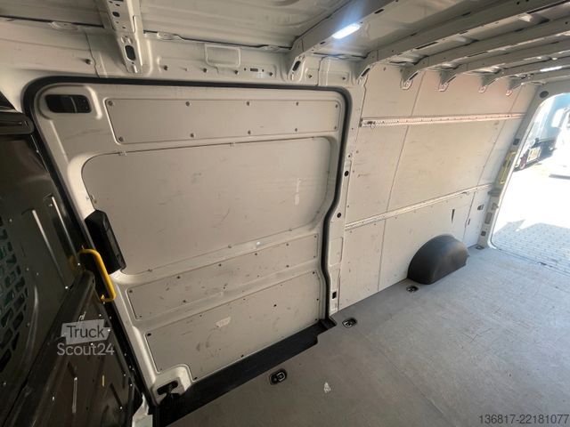 Magas tetős furgon VOLKSWAGEN Crafter Kasten 35 L4H3 Hochdach KAM Navi Klima