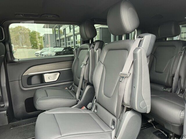 Minibus Mercedes-Benz V 300 d 4M AV L AMG Night STANDHZ+AHZV+DISTR+360