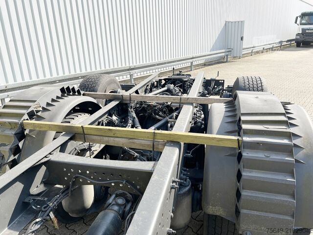 Châssis de camion  FM 450 6x2 FM 450 6x2, Motorabtrieb, Lenk-/Liftachse