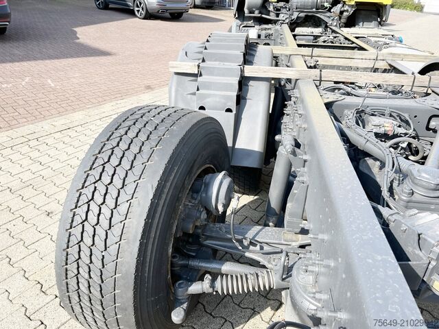 Châssis de camion  FM 450 6x2 FM 450 6x2, Motorabtrieb, Lenk-/Liftachse