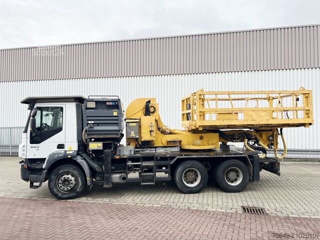 Speciale doeleinden vrachtwagen Iveco-Magirus Trakker AD260T36 6x4 Trakker AD260T36 6x4, AMV Hubsteiger + Kompressor, Funk