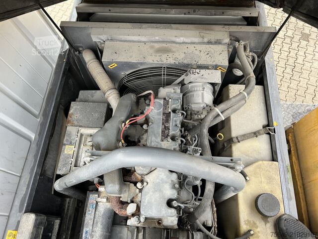 Speciale doeleinden vrachtwagen Iveco-Magirus Trakker AD260T36 6x4 Trakker AD260T36 6x4, AMV Hubsteiger + Kompressor, Funk