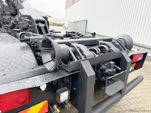 Camion benne à bras amovible MAN TGA 33.350 6X4 BB TGA 33.350 6X4 BB mit Kran Hiab 166 E-3 HiDuo, Funk