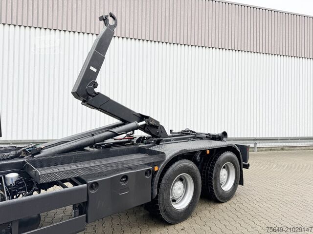 Camion benne à bras amovible MAN TGA 33.350 6X4 BB TGA 33.350 6X4 BB mit Kran Hiab 166 E-3 HiDuo, Funk