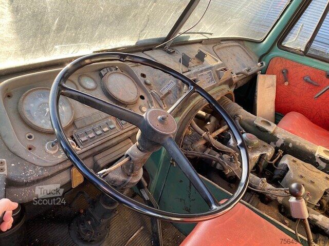 Grue montée sur camion Henschel HENSCHEL F 161 AK 4x4 HENSCHEL F 161 AK 4x4 mit Kran Atlas AK 5007