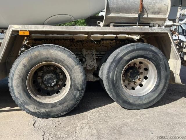 Kamion mikser za beton Mercedes-Benz AROCS 3240 STETTER 9 KUB