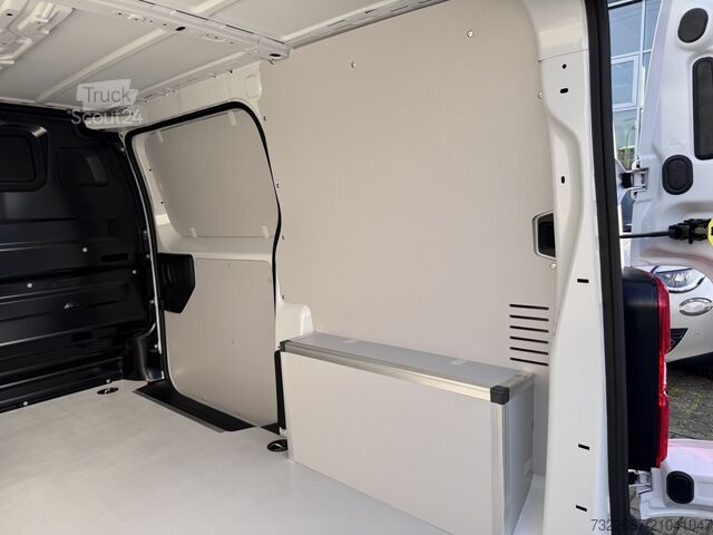 Furgon blaszak Fiat Scudo 120 PS AHK Klima Carplay Innenausbau