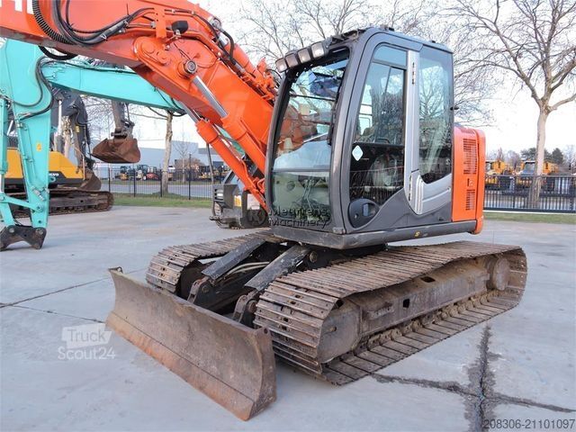 Εκσκαφέας ερπυστριοφόρος HITACHI ZX135