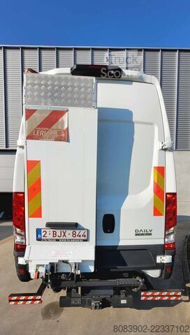 Furgão de painéis IVECO 70c18