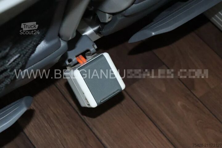 Autocarro de turismo Mercedes Tourismo 17 RHD /Full Options / Lift