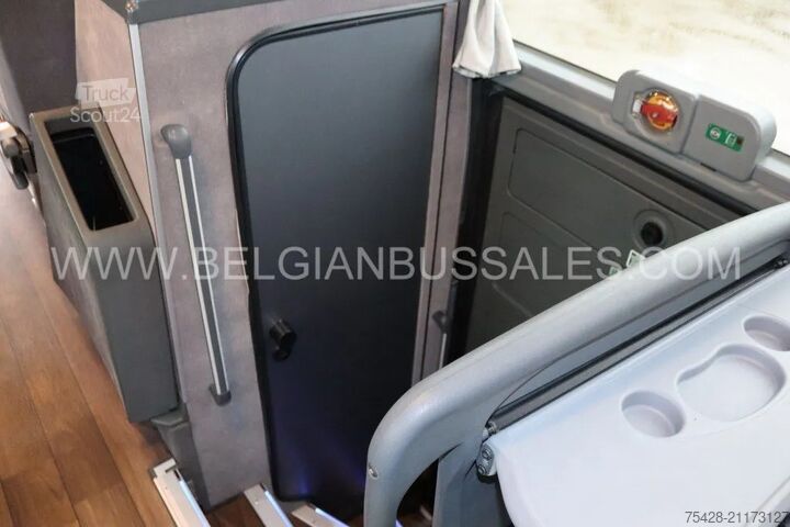 Autocarro de turismo Mercedes Tourismo 17 RHD /Full Options / Lift