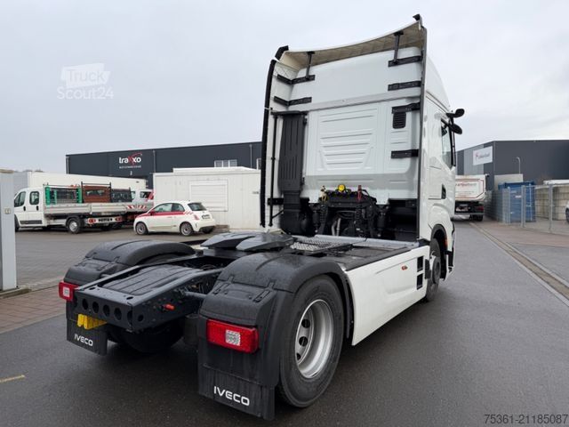 Trattore stradale standard IVECO S Way 500 Retarder Doppel Tank Standklima E6