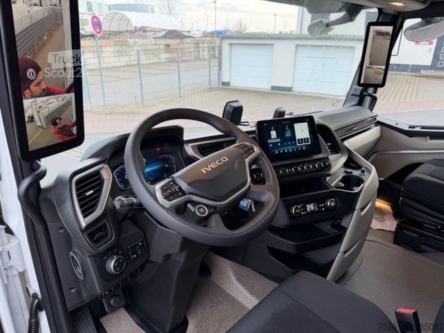 Trattore stradale standard IVECO S Way 500 Retarder Doppel Tank Standklima E6