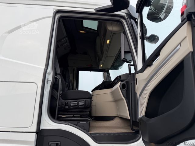 Trattore stradale standard IVECO S Way 500 Retarder Doppel Tank Standklima E6