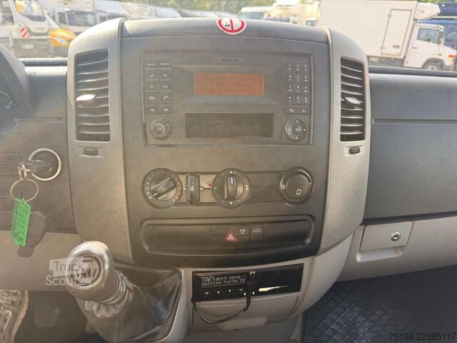 شاحنة صغيرة بيك أب MERCEDES-BENZ 313 CDI Doka 7-Sitzer  Pritsche 3,30 m*AHK 3 TO.