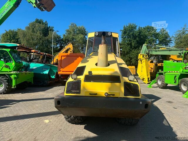 Rouleau seul BOMAG BW 213 DH-4