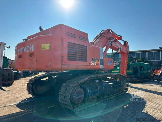 Kúszó földkiemelő gép Hitachi ZX520 LCH-3